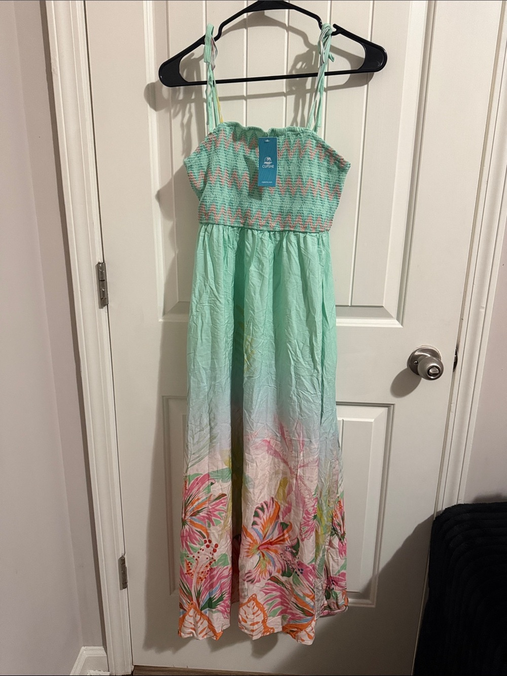 Cupshe Mint Green Tie-Strap Maxi Dress with Floral Design and Pockets
